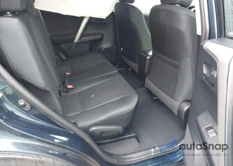 2018 Toyota Rav4 Le z USA, uszkodzony, nr VIN 2T3BFREV6JW761449